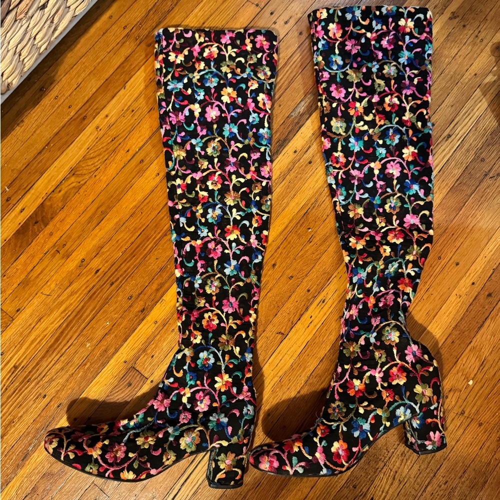 🌸 Vintage 1971 Golo Embroidered Boots – Museum Piece The Met Costume institute